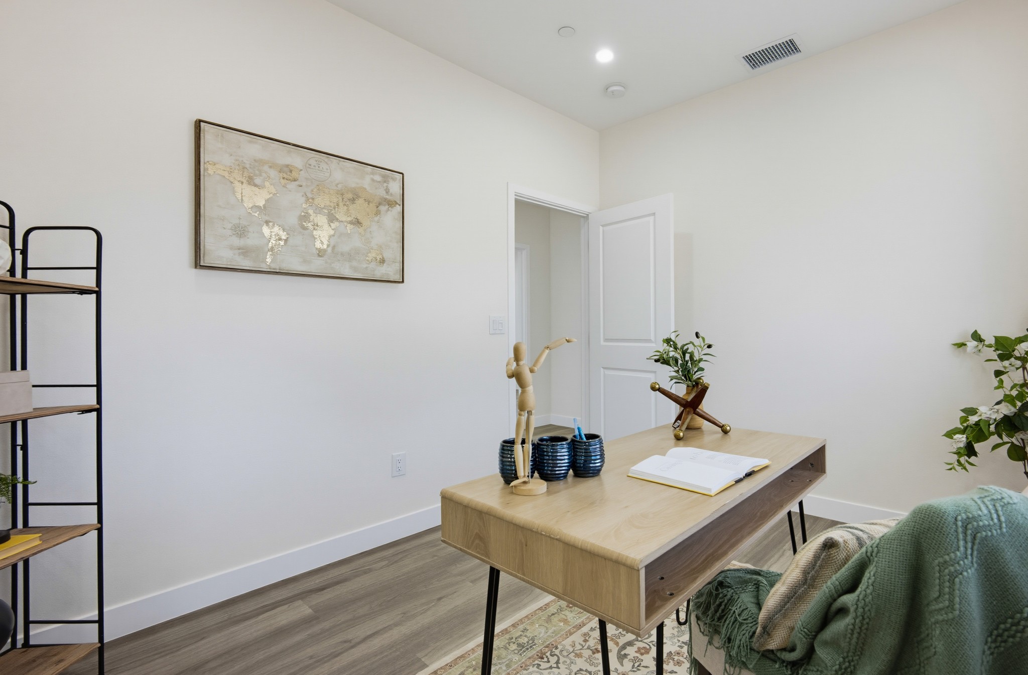 Virtual tour photo 29 of 44 for 24732 Eucalyptus Ave