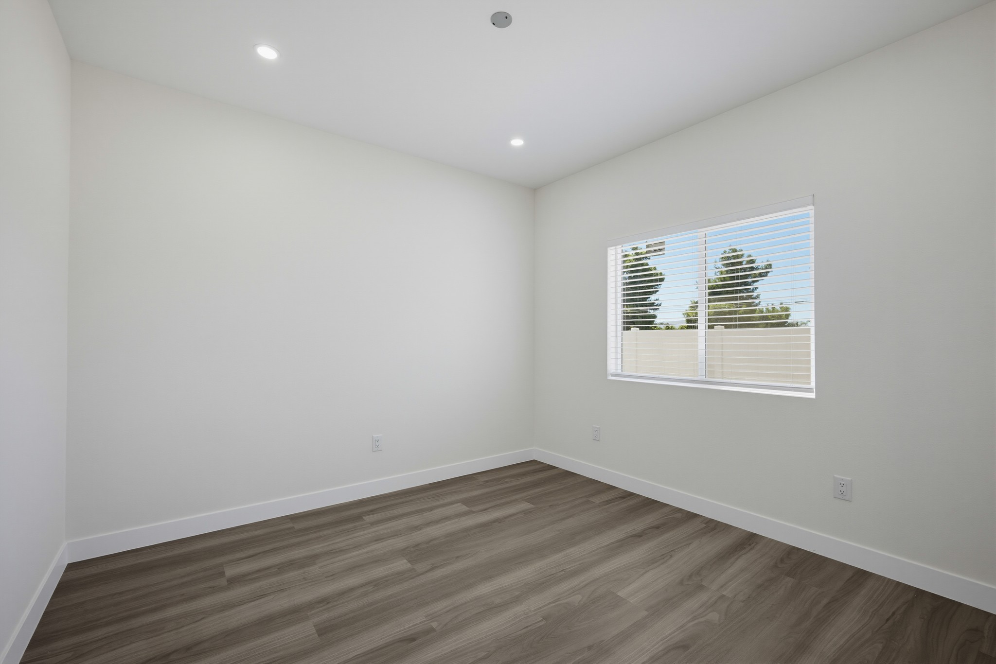 Virtual tour photo 32 of 44 for 24732 Eucalyptus Ave