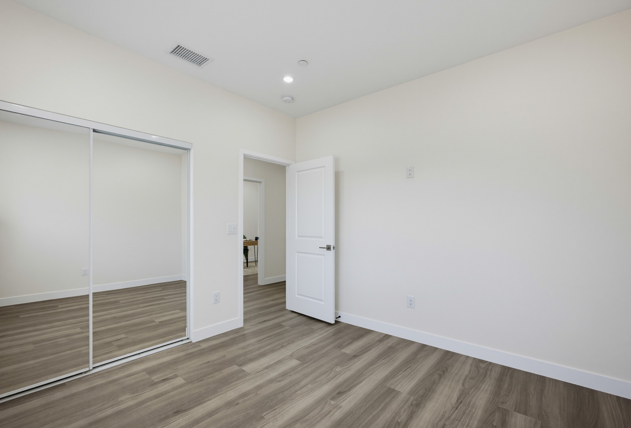 Virtual tour photo 33 of 44 for 24732 Eucalyptus Ave