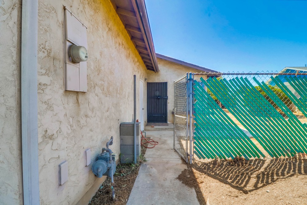 Virtual tour photo 5 of 33 for 2475 Palm Ave