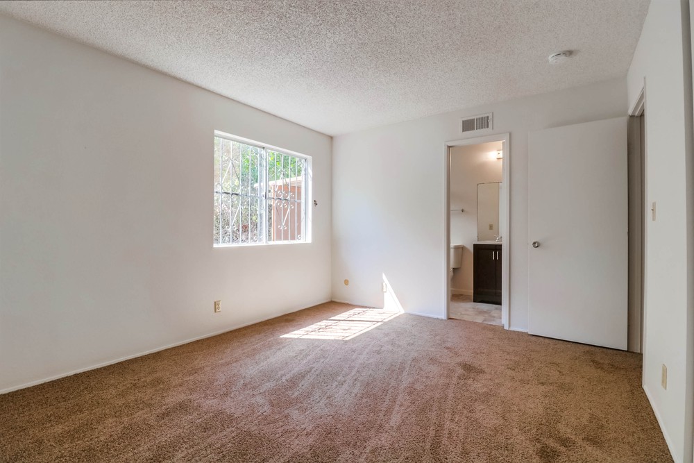 Virtual tour photo 24 of 33 for 2475 Palm Ave