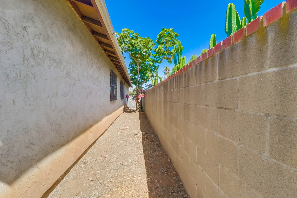 Virtual tour photo 29 of 33 for 2475 Palm Ave