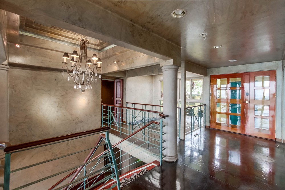 Virtual tour photo 8 of 103 for 2481 Presidio Dr
