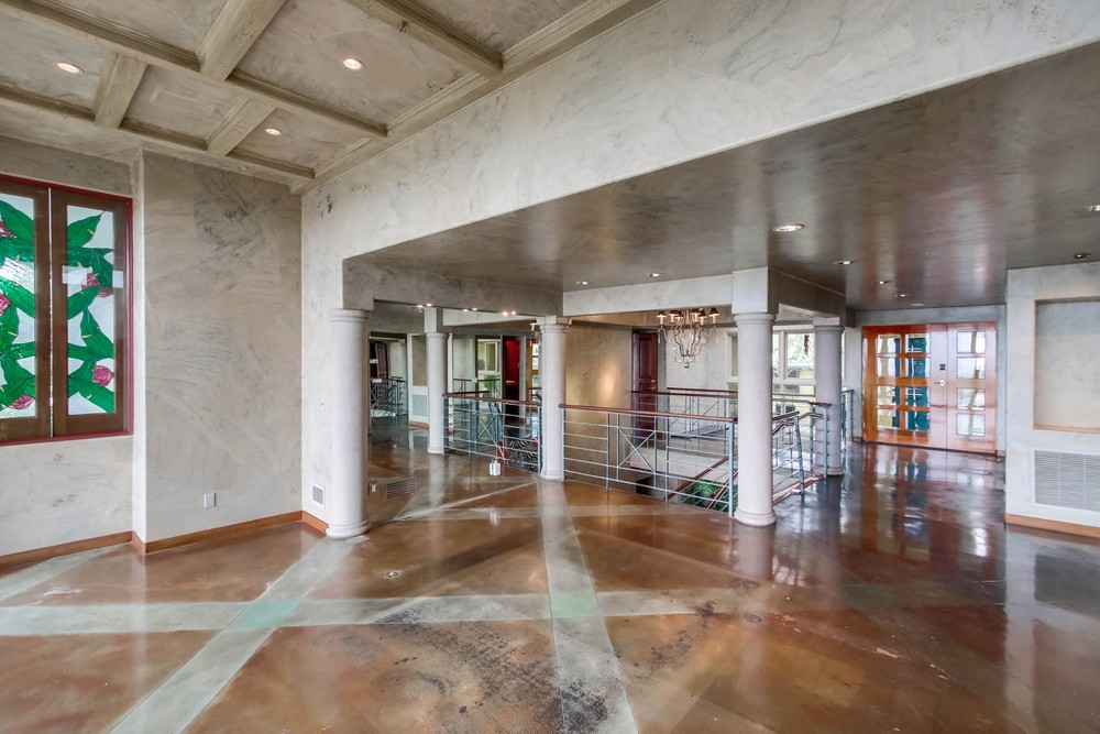 Virtual tour photo 11 of 103 for 2481 Presidio Dr