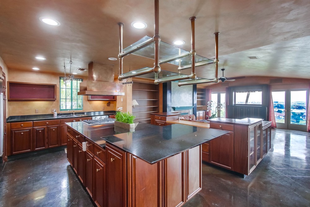Virtual tour photo 15 of 103 for 2481 Presidio Dr