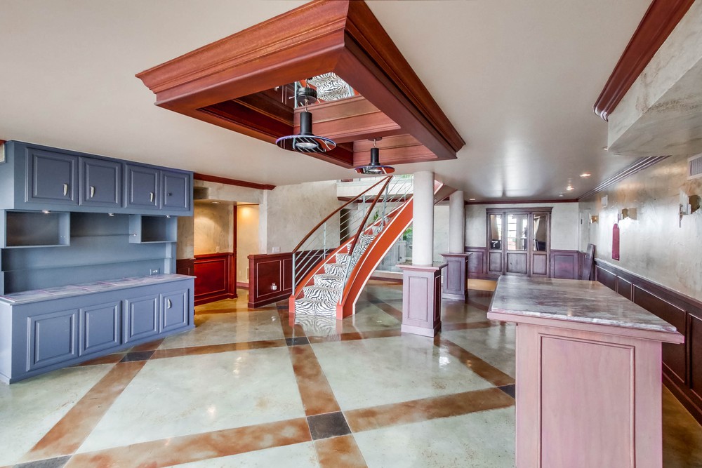 Virtual tour photo 42 of 103 for 2481 Presidio Dr