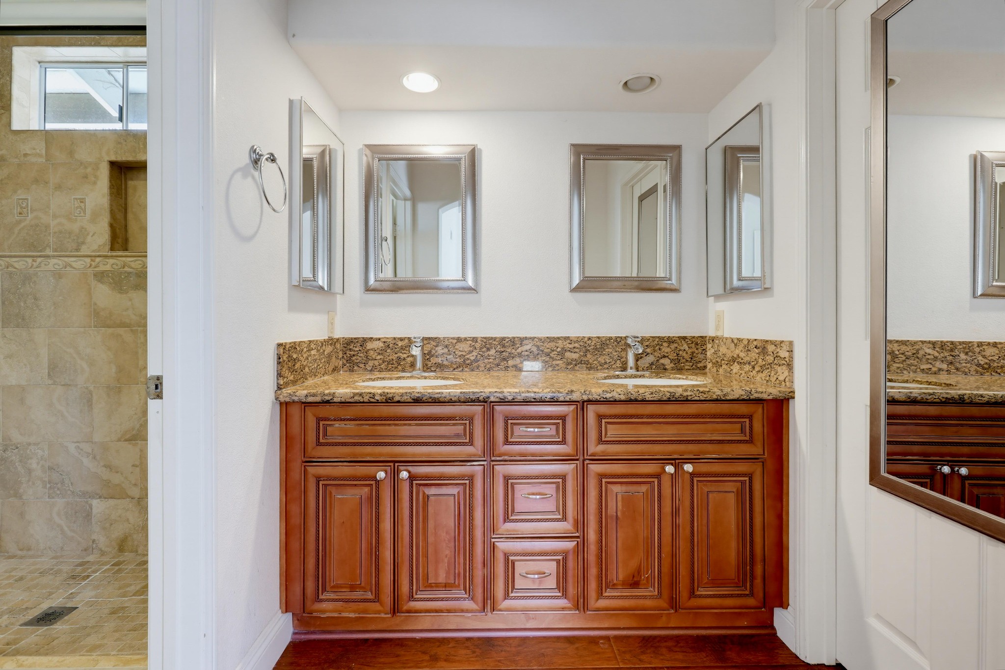 Virtual tour photo 45 of 55 for 24812 Rigger