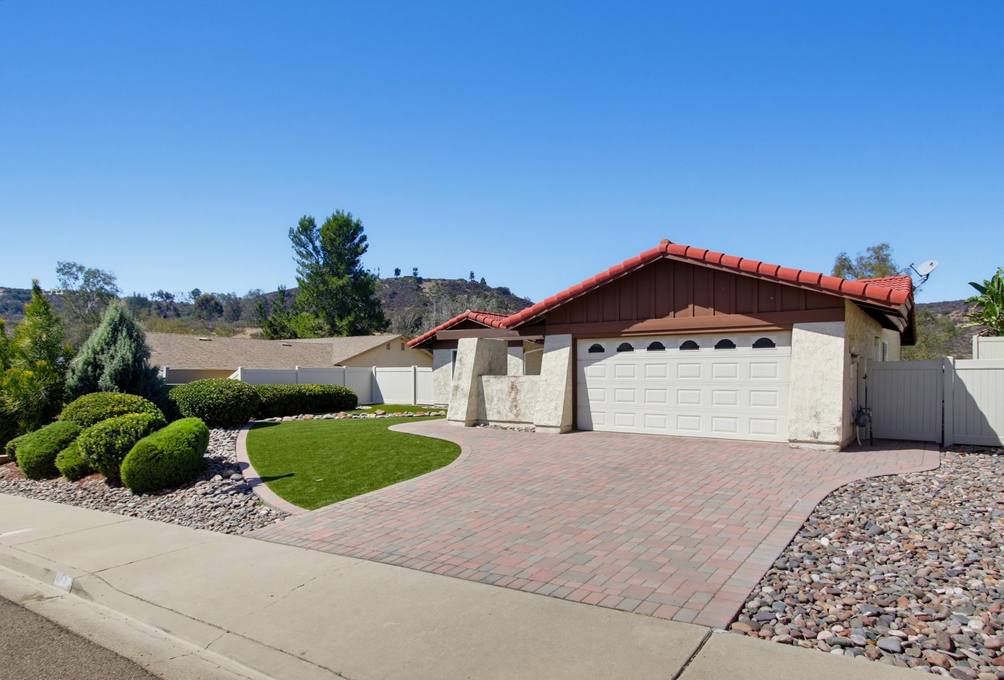 Virtual tour photo 4 of 45 for 2499 Windmill View Rd