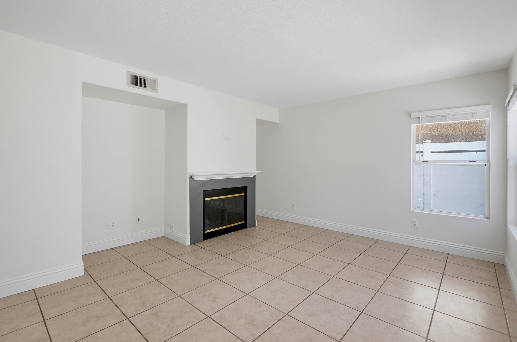 Virtual tour photo 16 of 59 for 25 Pemberly