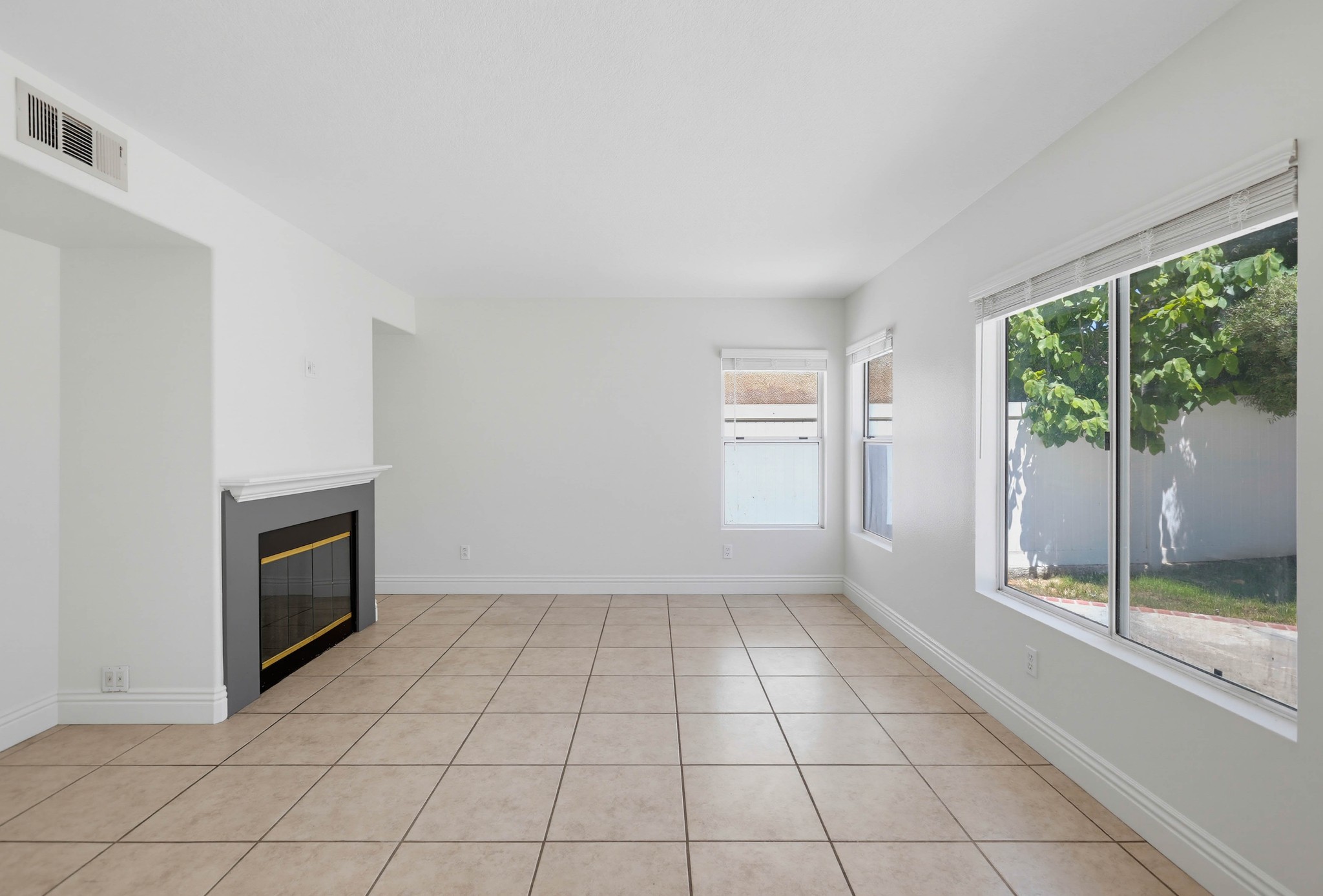 Virtual tour photo 17 of 59 for 25 Pemberly