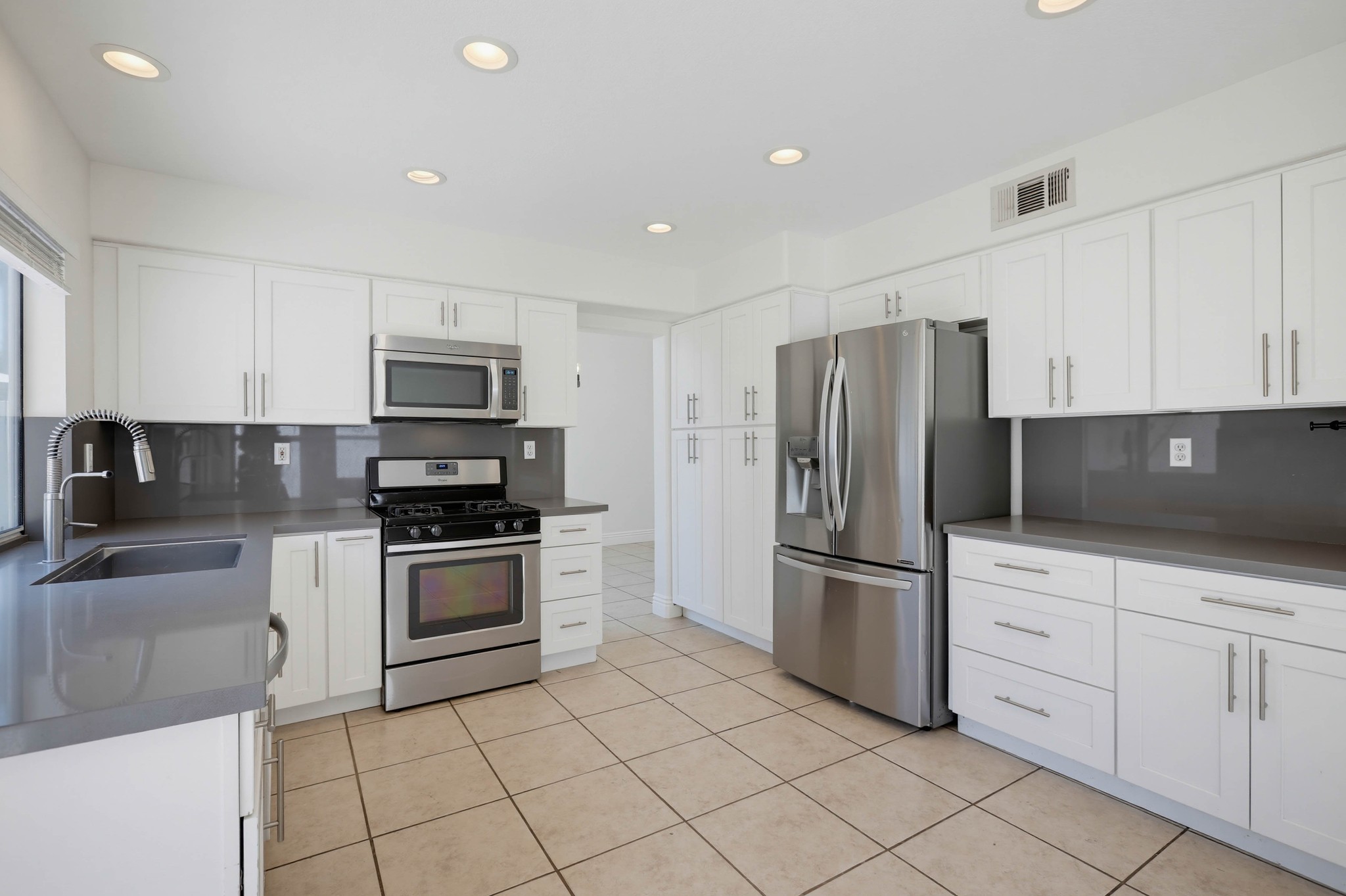 Virtual tour photo 24 of 59 for 25 Pemberly