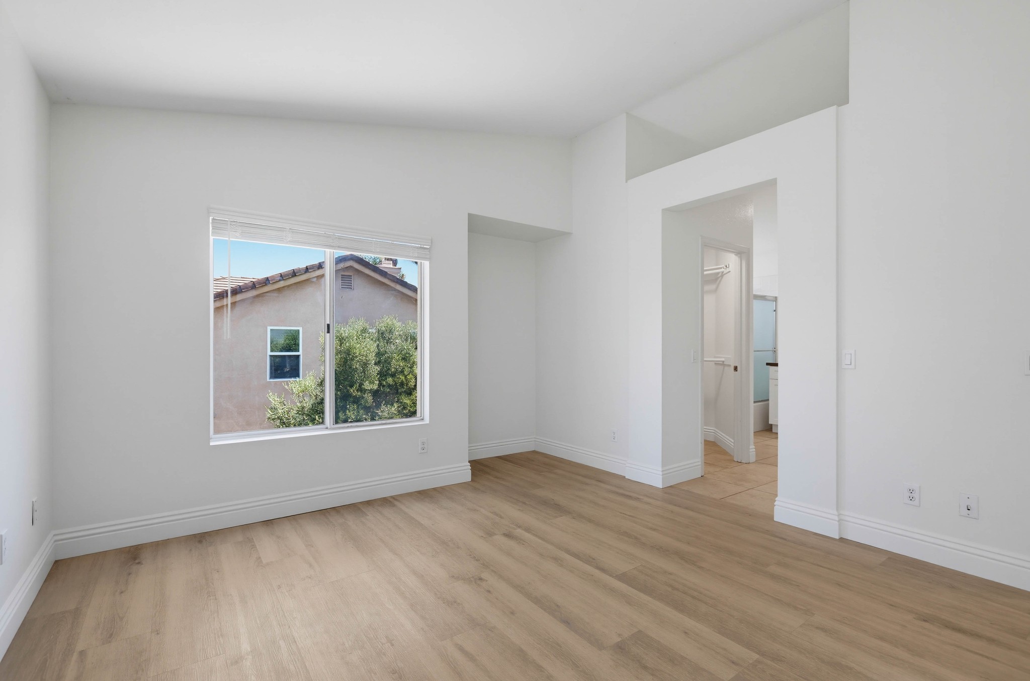 Virtual tour photo 36 of 59 for 25 Pemberly