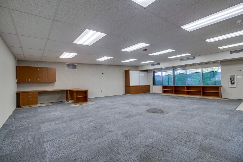 Virtual tour photo 5 of 45 for 2500 Elm Ave