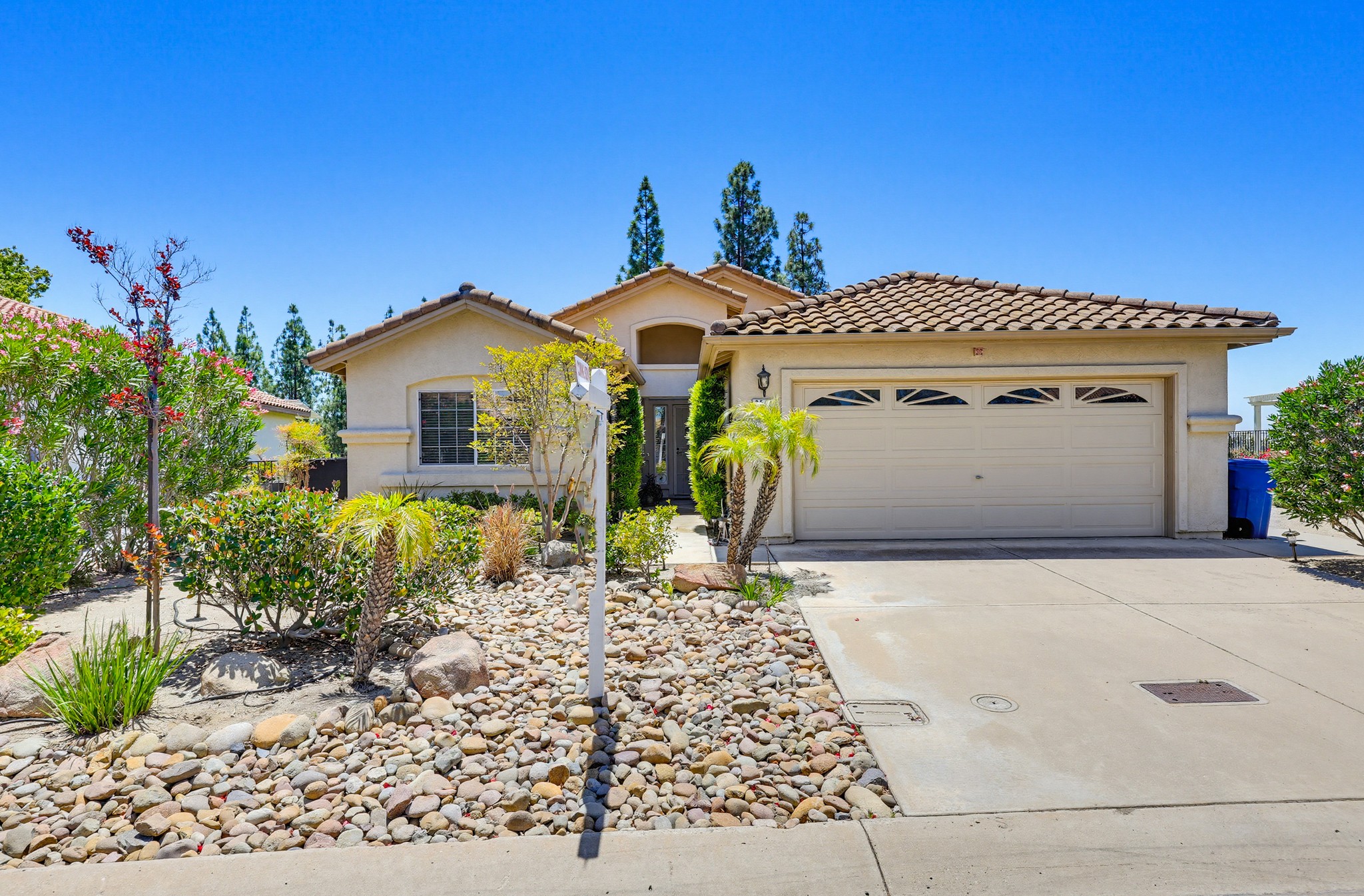 Virtual tour photo 4 of 74 for 2501 Columbine Rd