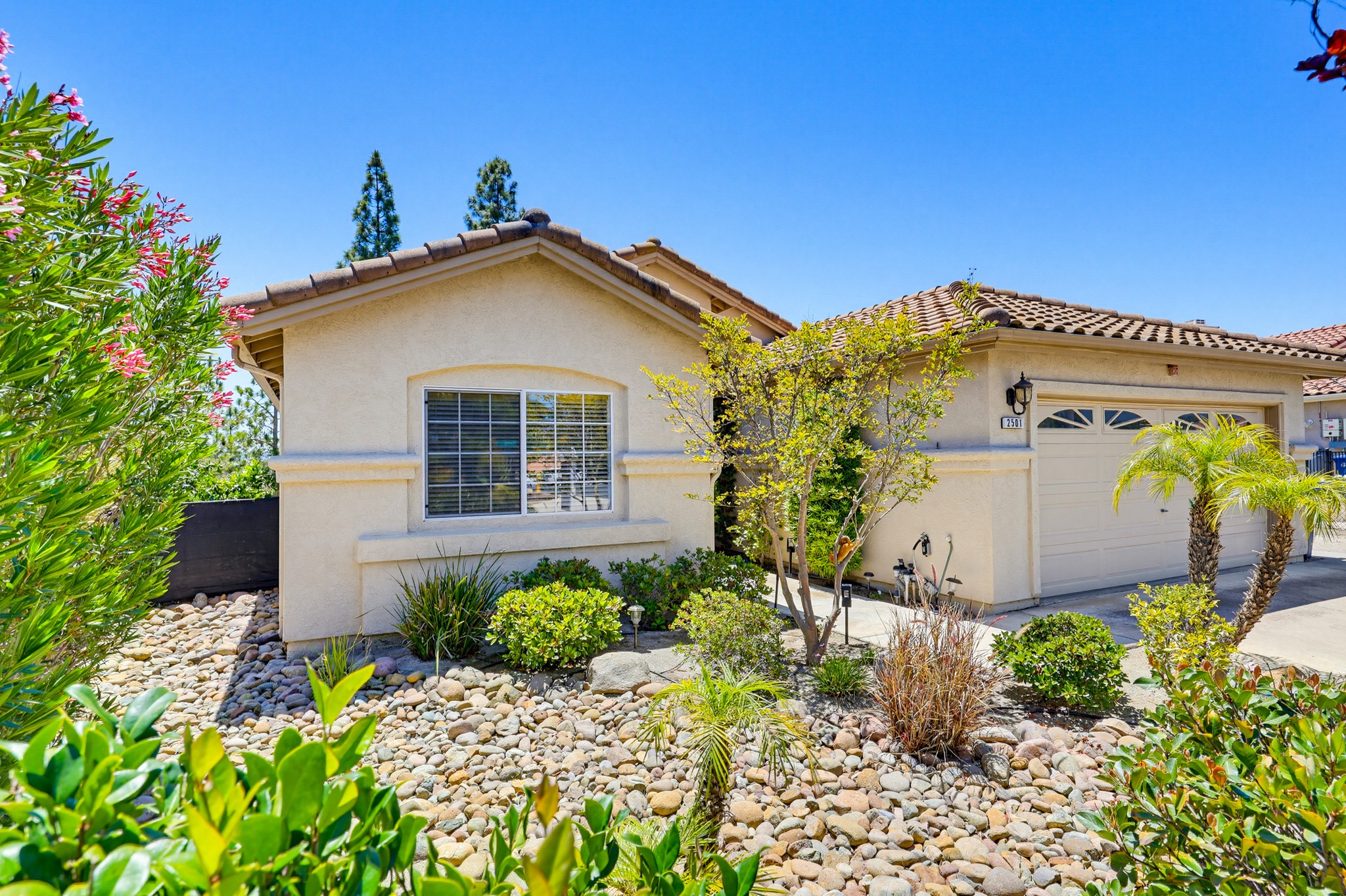 Virtual tour photo 7 of 74 for 2501 Columbine Rd