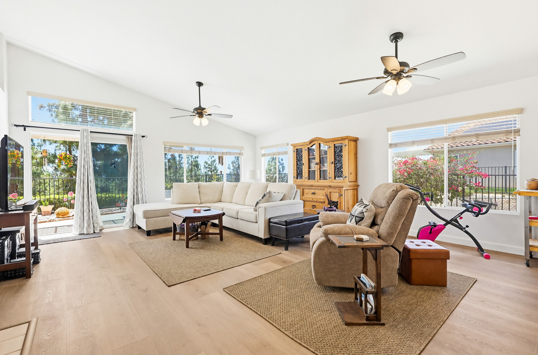 Virtual tour photo 18 of 74 for 2501 Columbine Rd
