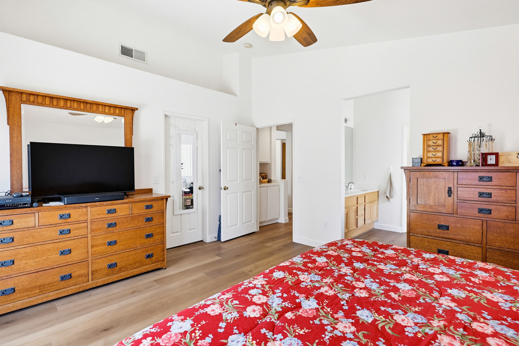 Virtual tour photo 38 of 74 for 2501 Columbine Rd
