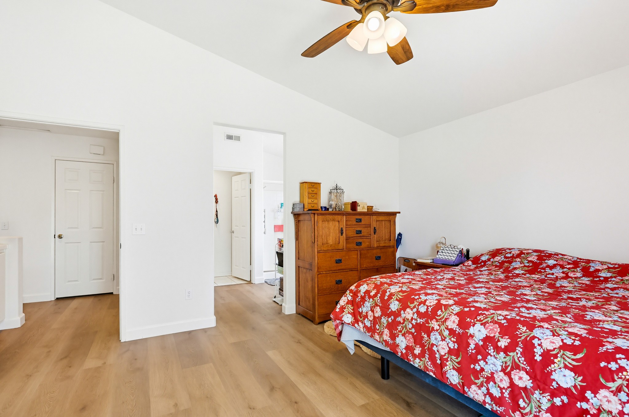 Virtual tour photo 39 of 74 for 2501 Columbine Rd