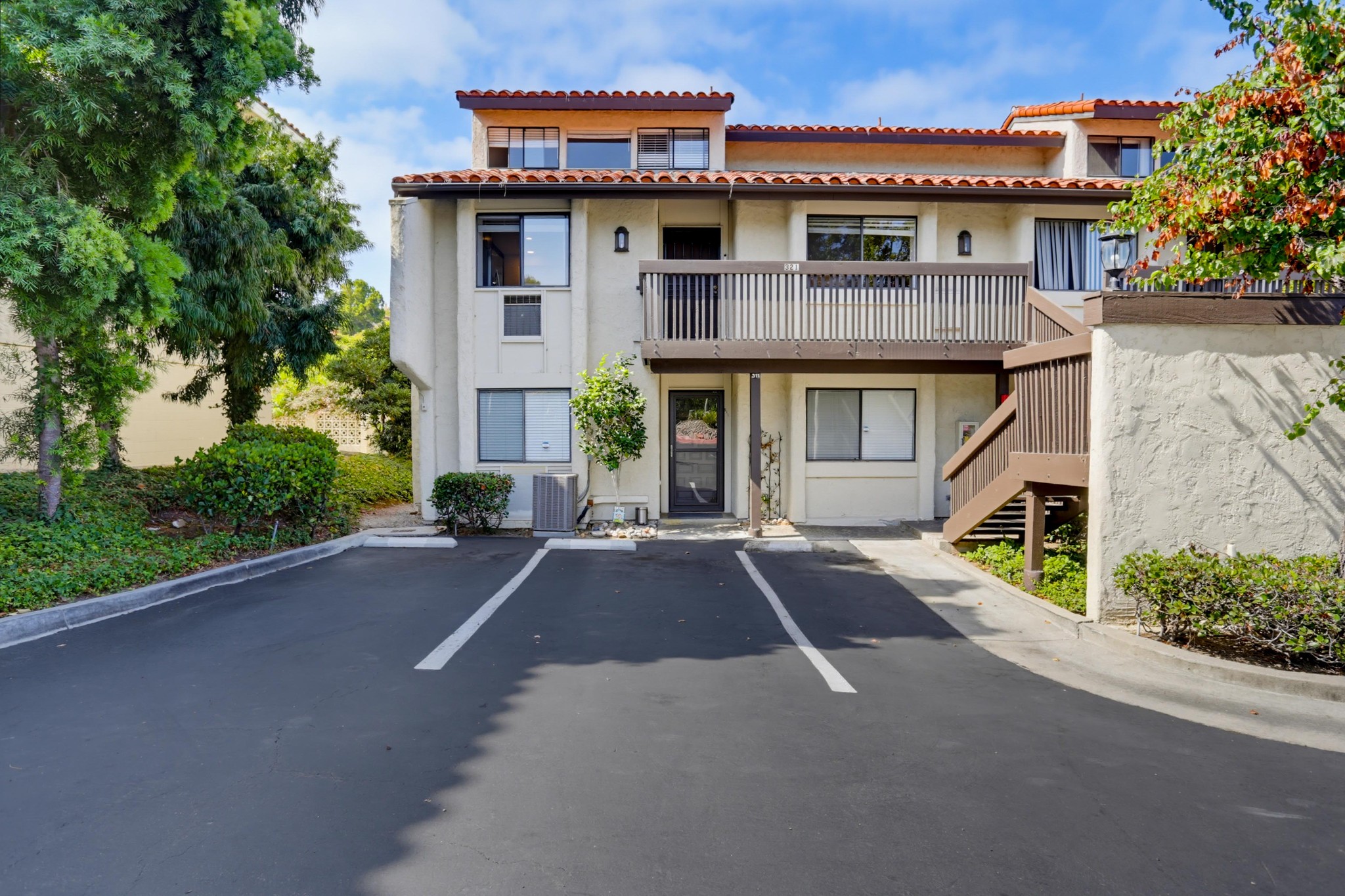 Virtual tour photo 1 of 43 for 2505 Navarra Dr Unit 321