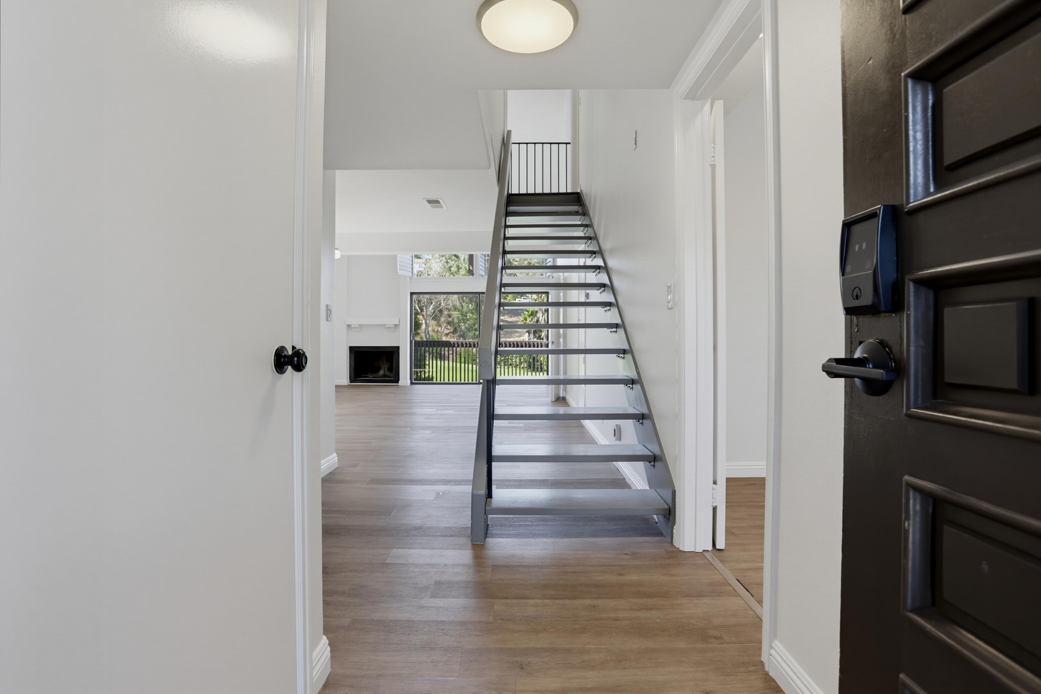Virtual tour photo 5 of 43 for 2505 Navarra Dr Unit 321