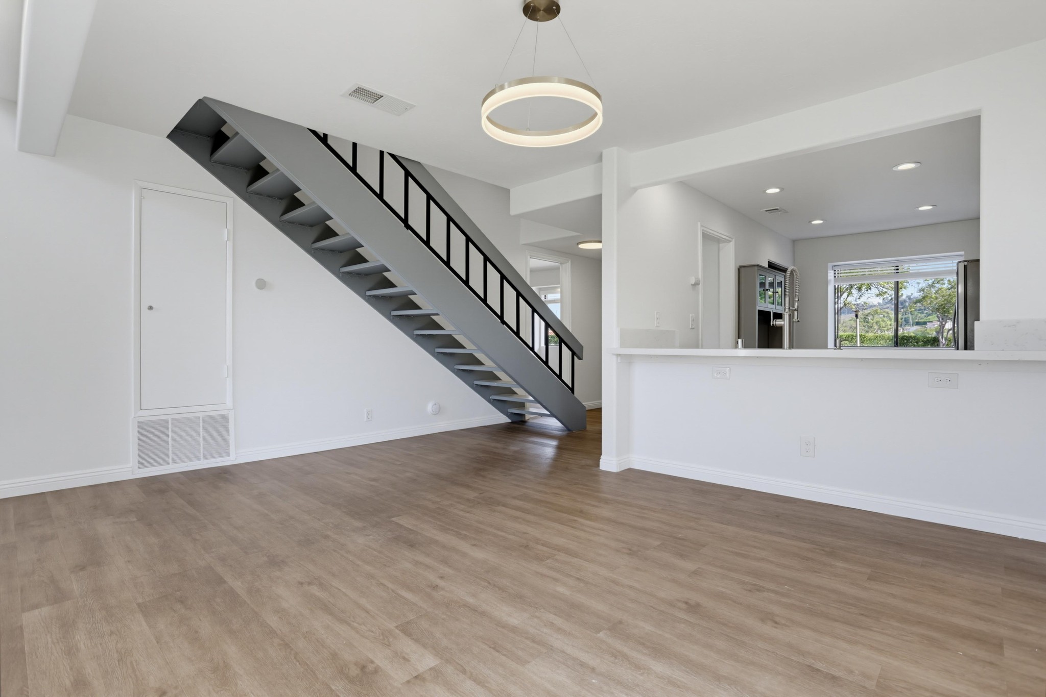 Virtual tour photo 15 of 43 for 2505 Navarra Dr Unit 321