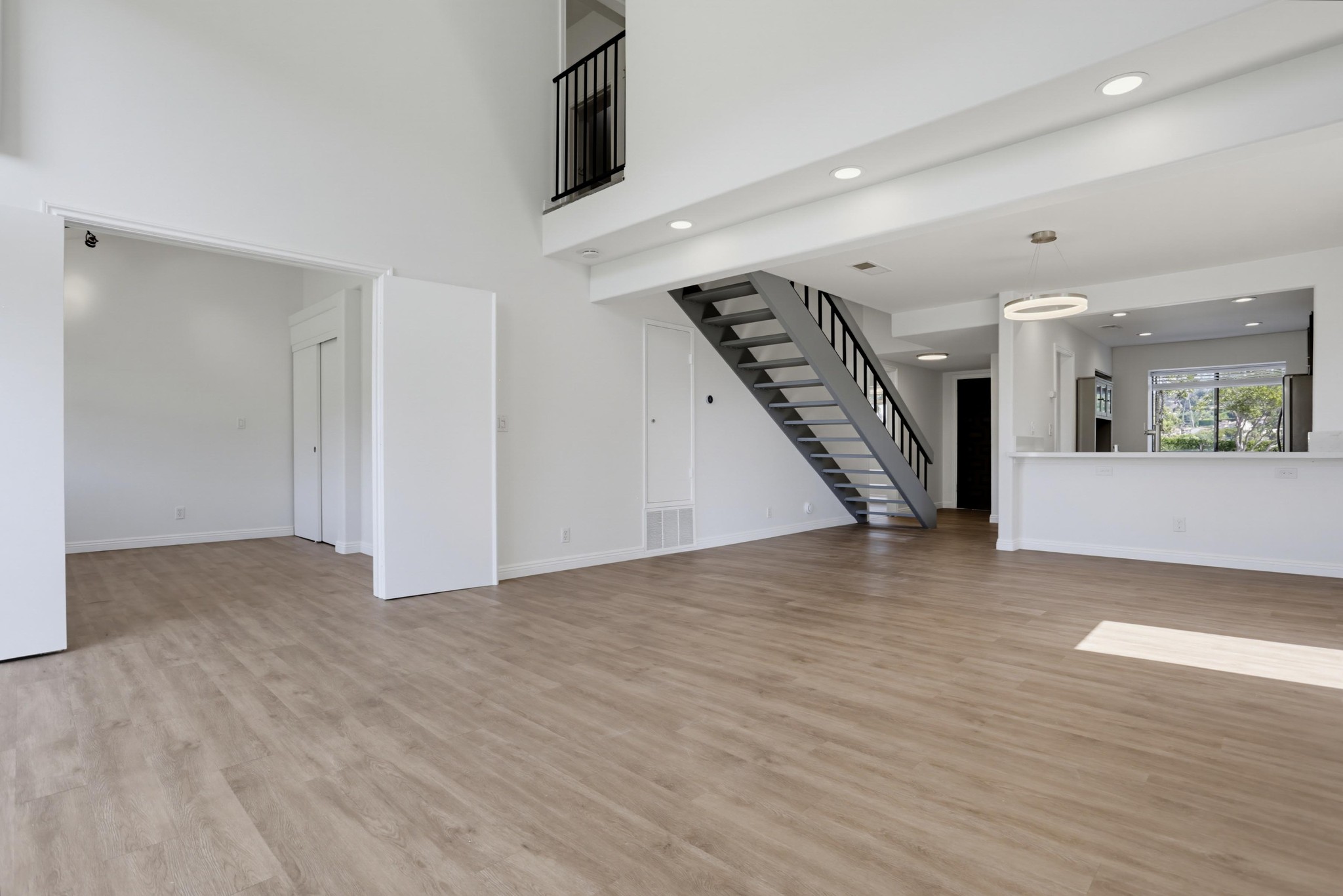 Virtual tour photo 19 of 43 for 2505 Navarra Dr Unit 321