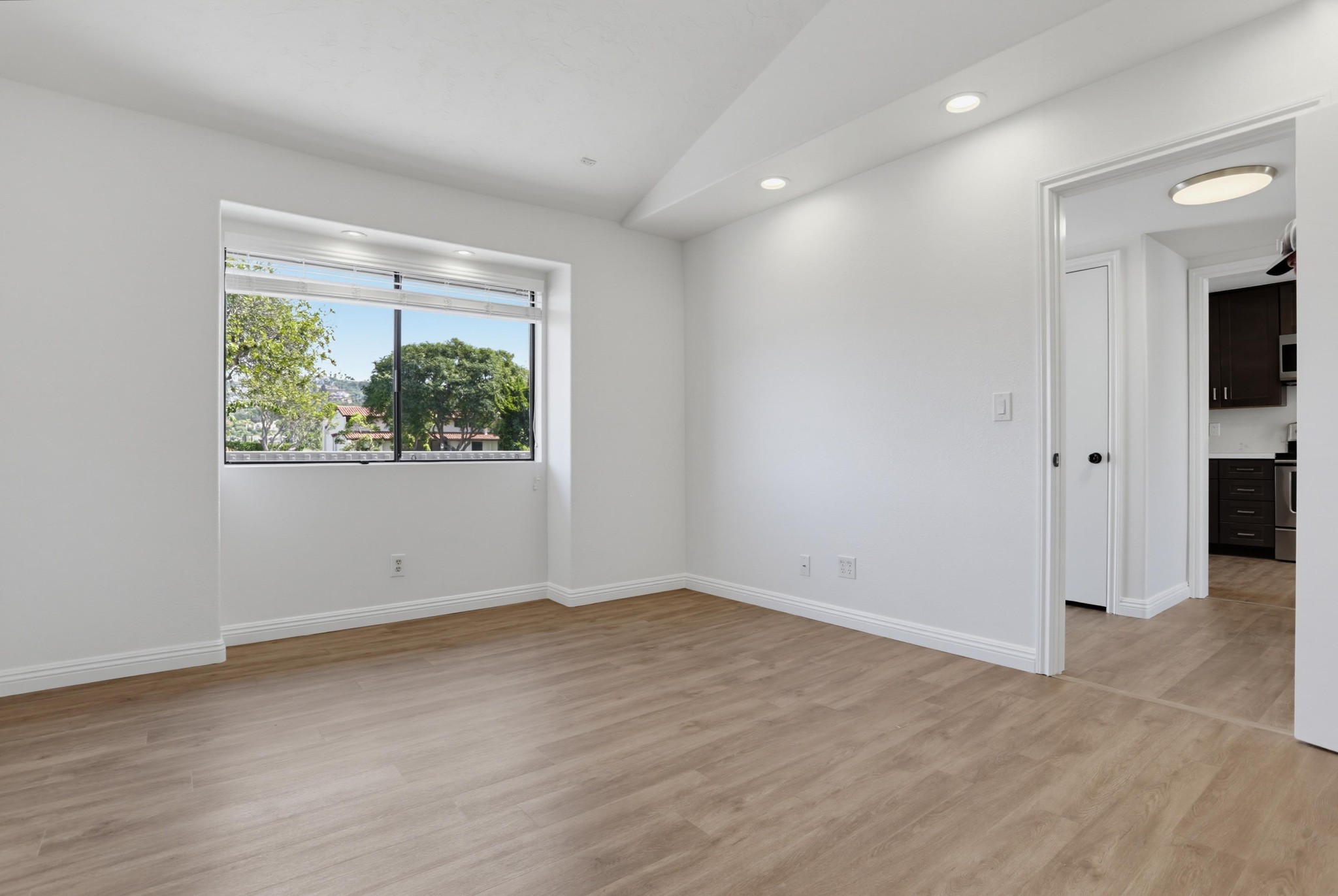 Virtual tour photo 25 of 43 for 2505 Navarra Dr Unit 321