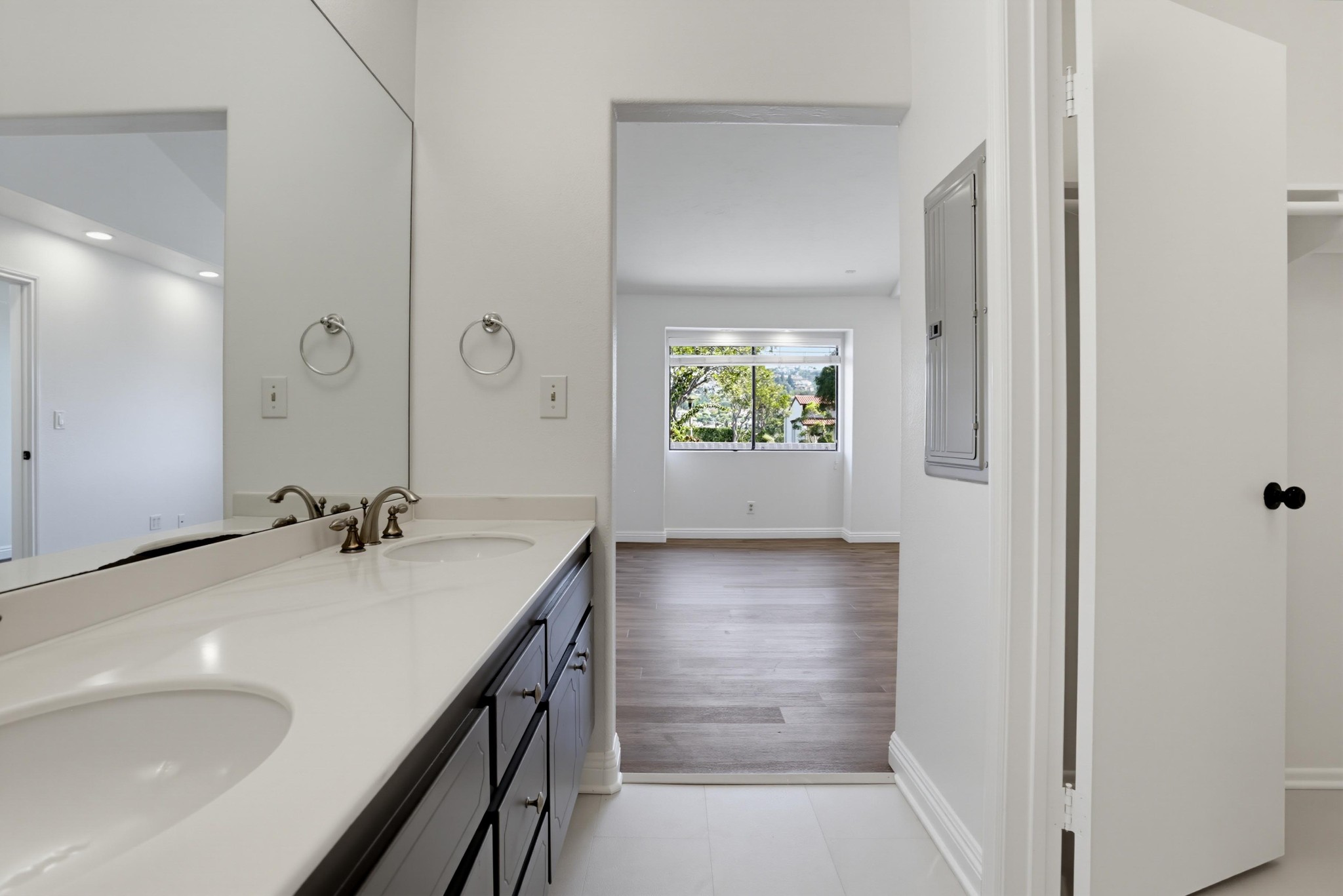 Virtual tour photo 28 of 43 for 2505 Navarra Dr Unit 321