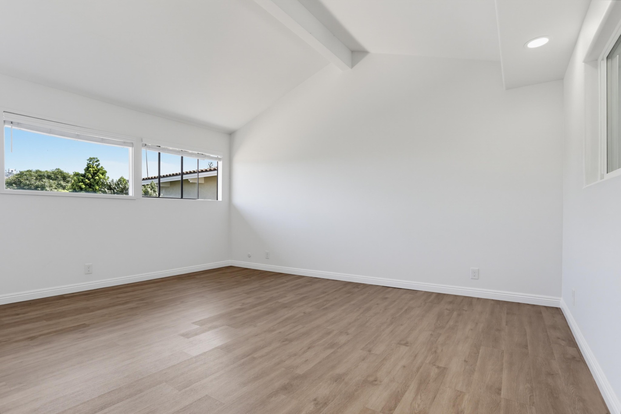 Virtual tour photo 35 of 43 for 2505 Navarra Dr Unit 321