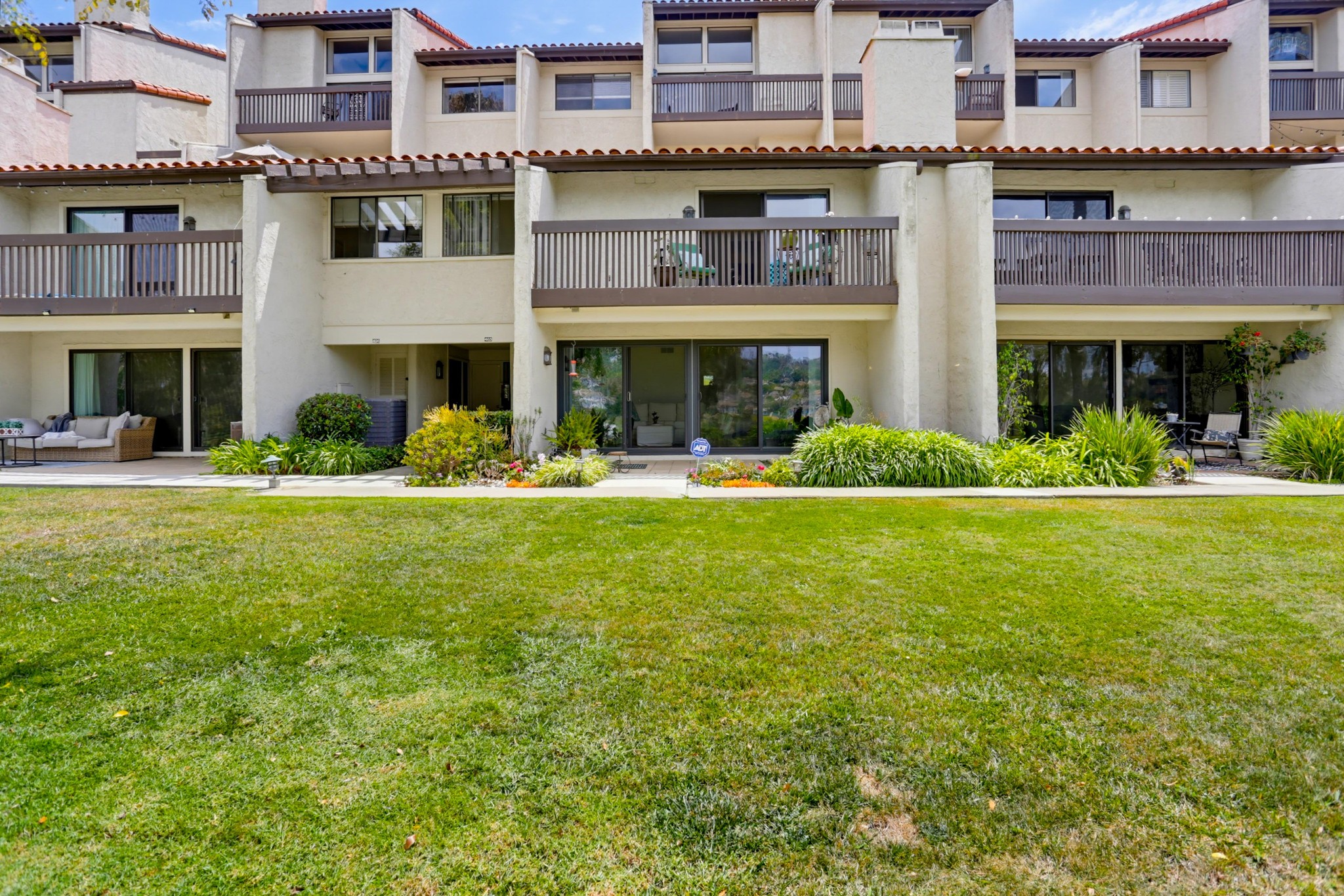 Virtual tour photo 4 of 50 for 2508 Navarra Dr Unit 403