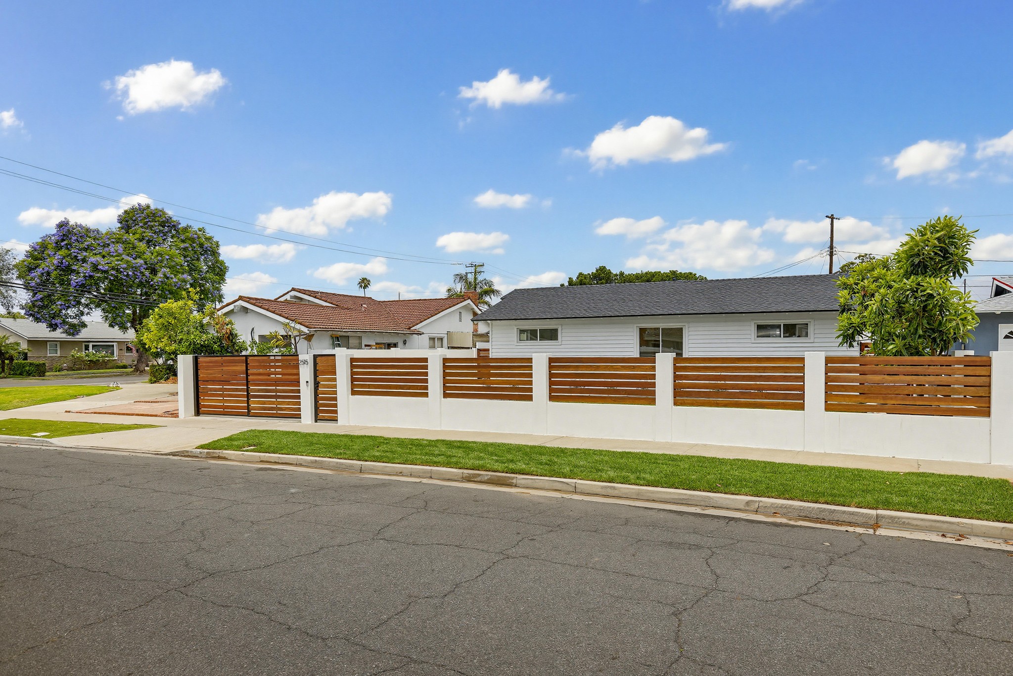 Virtual tour photo 4 of 69 for 2515 E Orange Grove Ave