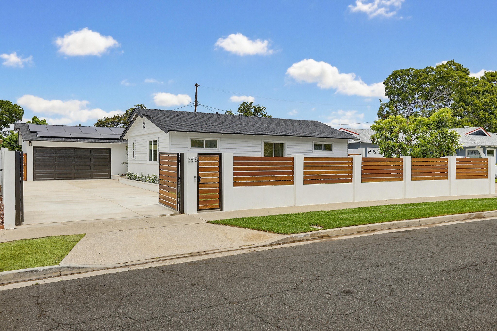 Virtual tour photo 6 of 69 for 2515 E Orange Grove Ave