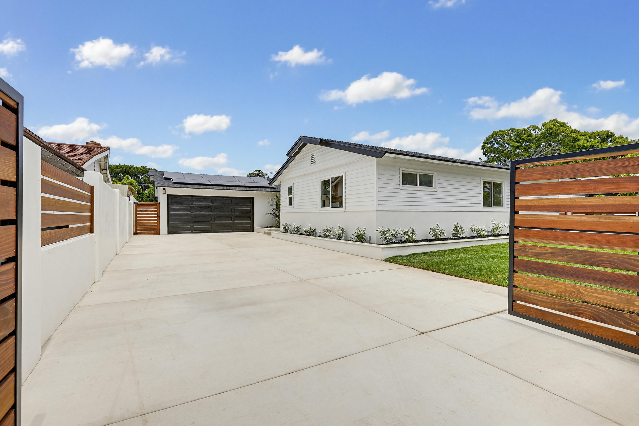 Virtual tour photo 8 of 69 for 2515 E Orange Grove Ave
