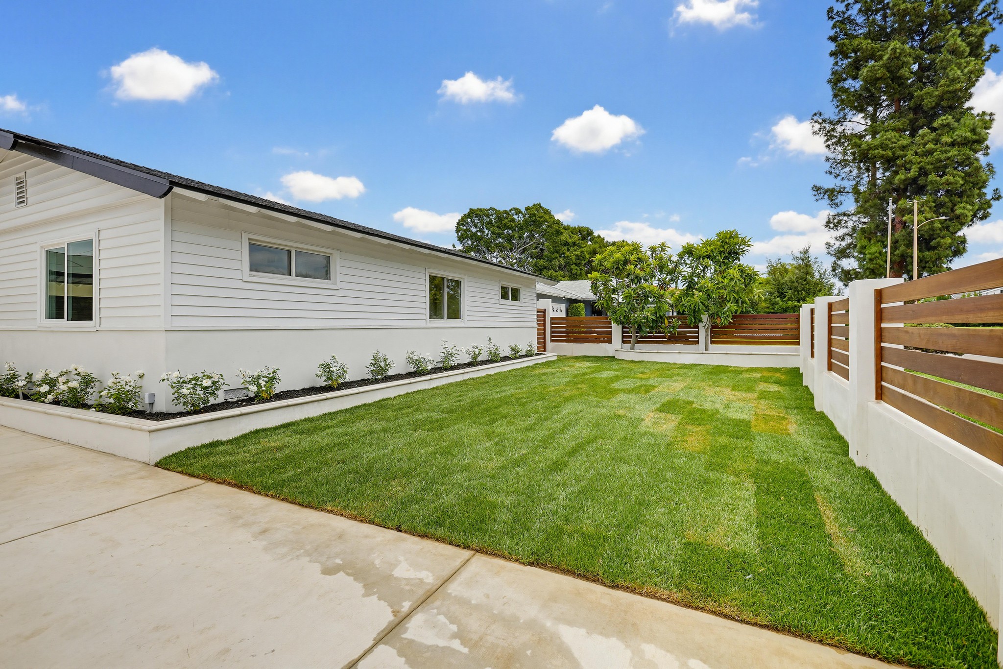 Virtual tour photo 10 of 69 for 2515 E Orange Grove Ave