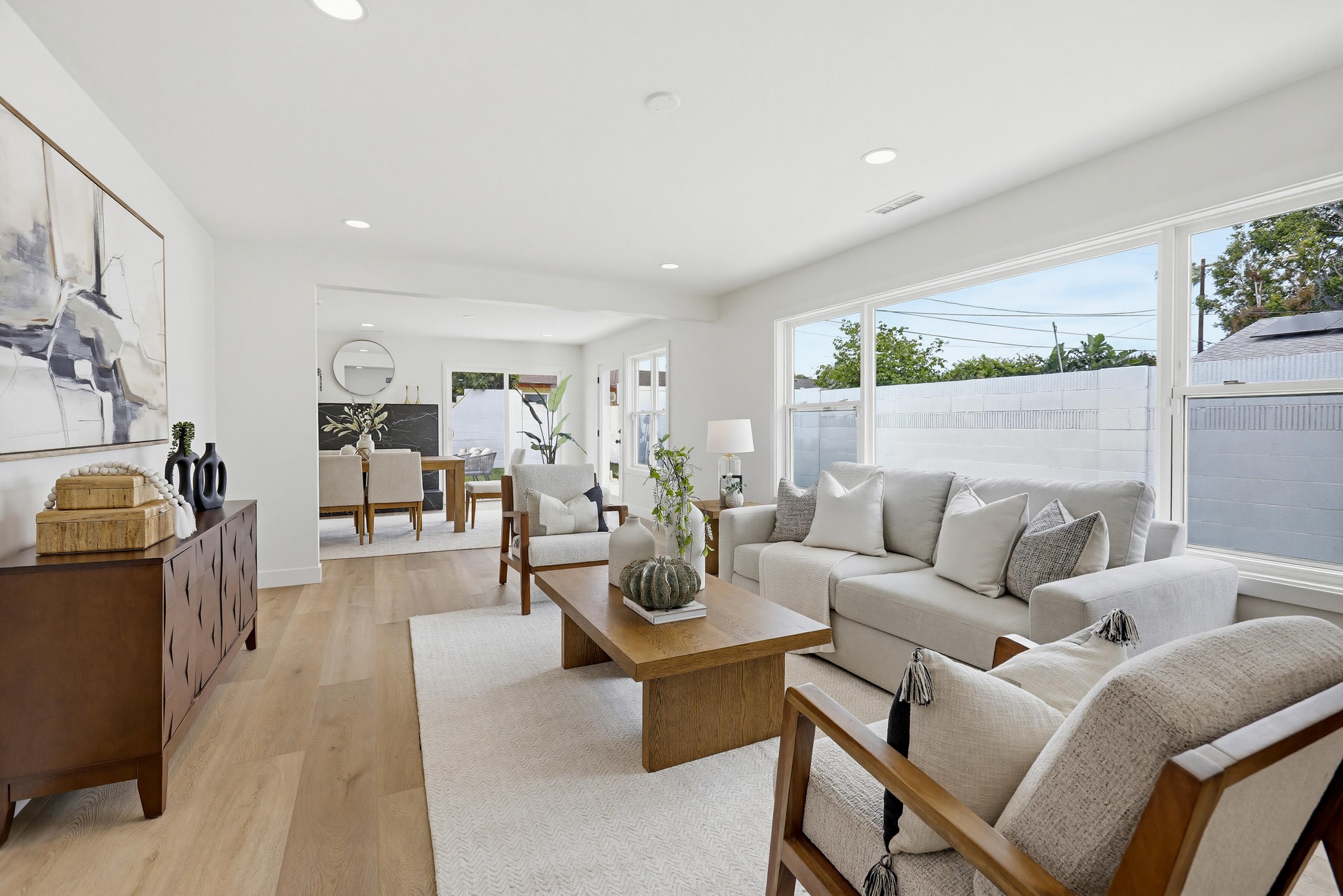 Virtual tour photo 23 of 69 for 2515 E Orange Grove Ave