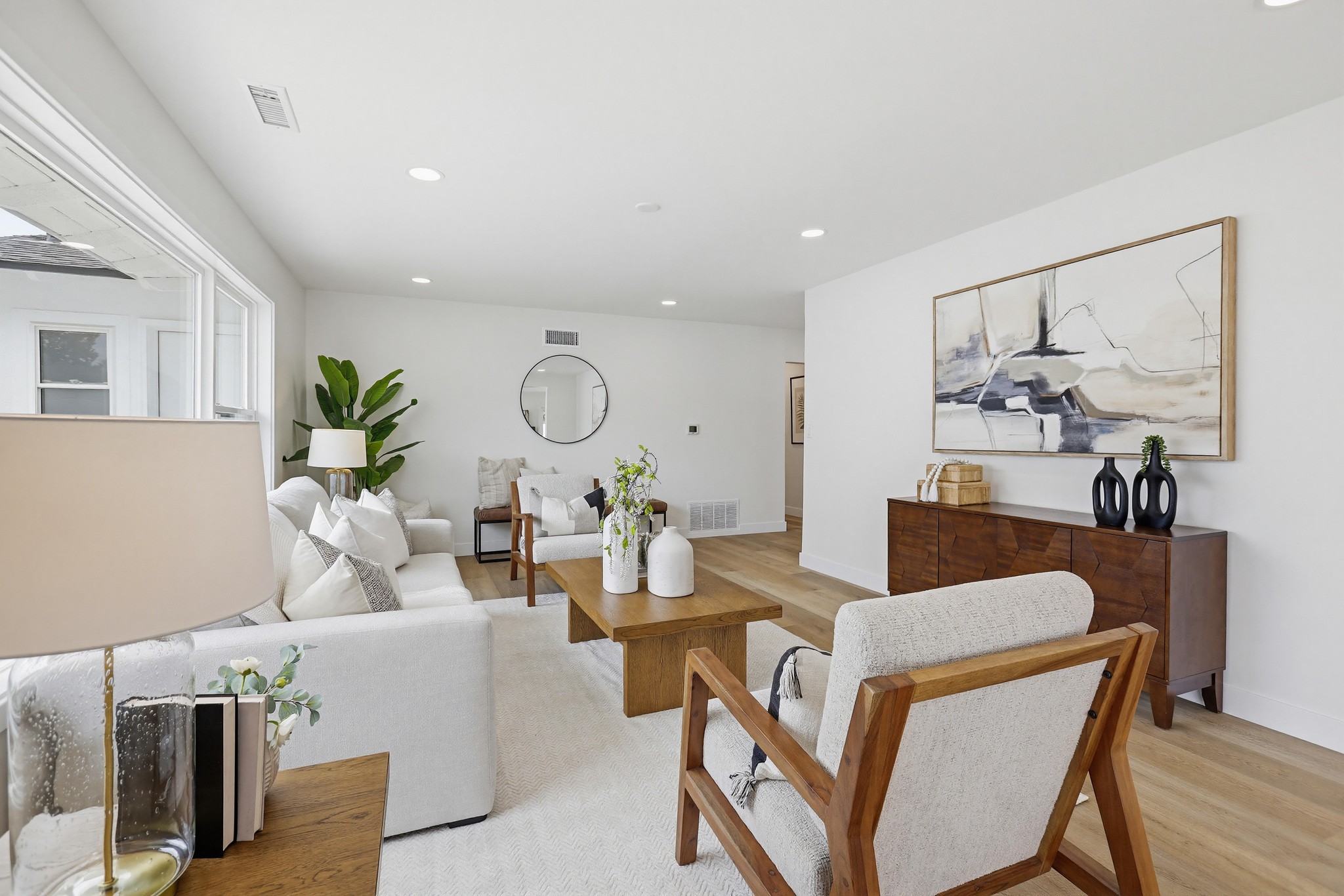 Virtual tour photo 27 of 69 for 2515 E Orange Grove Ave