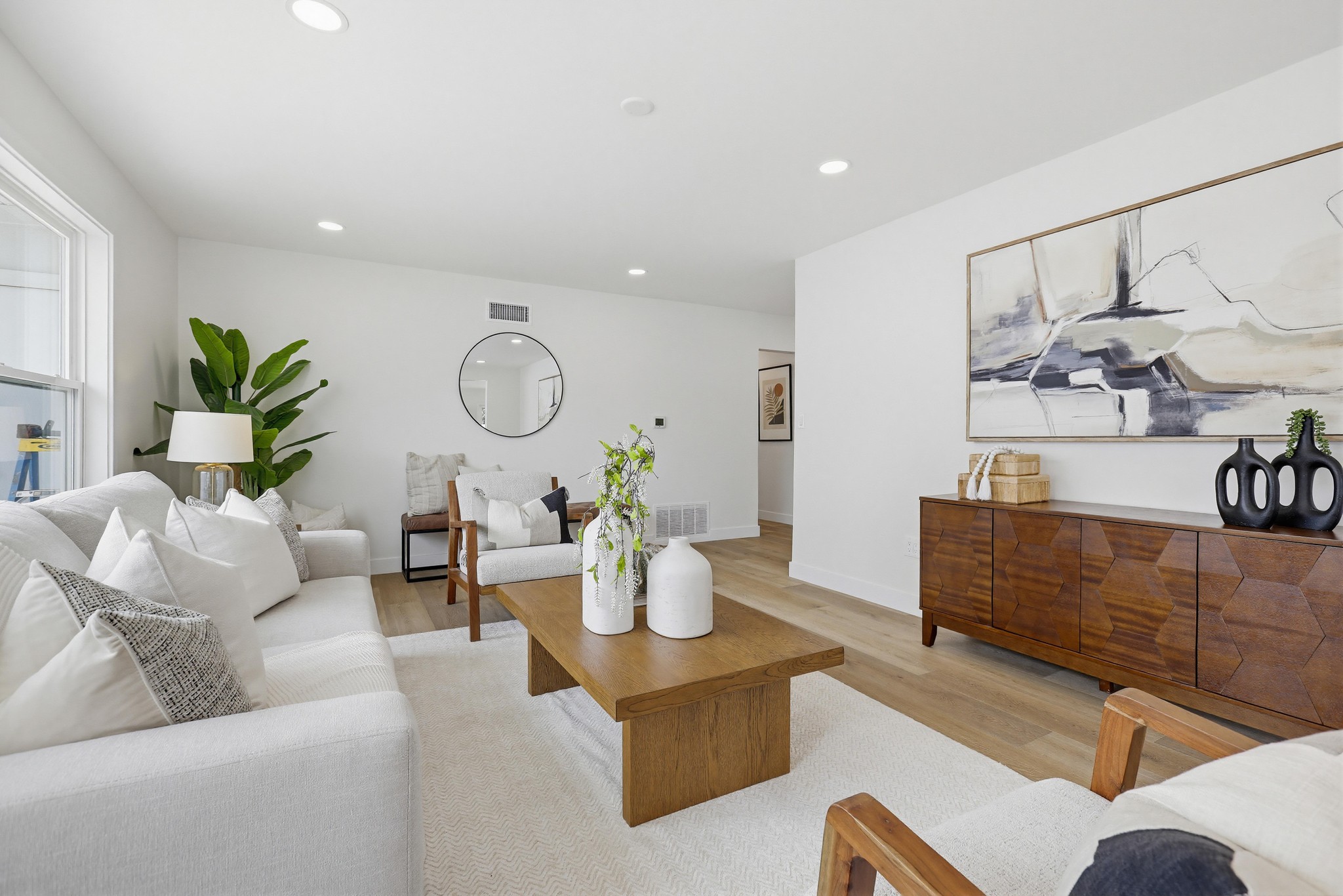 Virtual tour photo 28 of 69 for 2515 E Orange Grove Ave