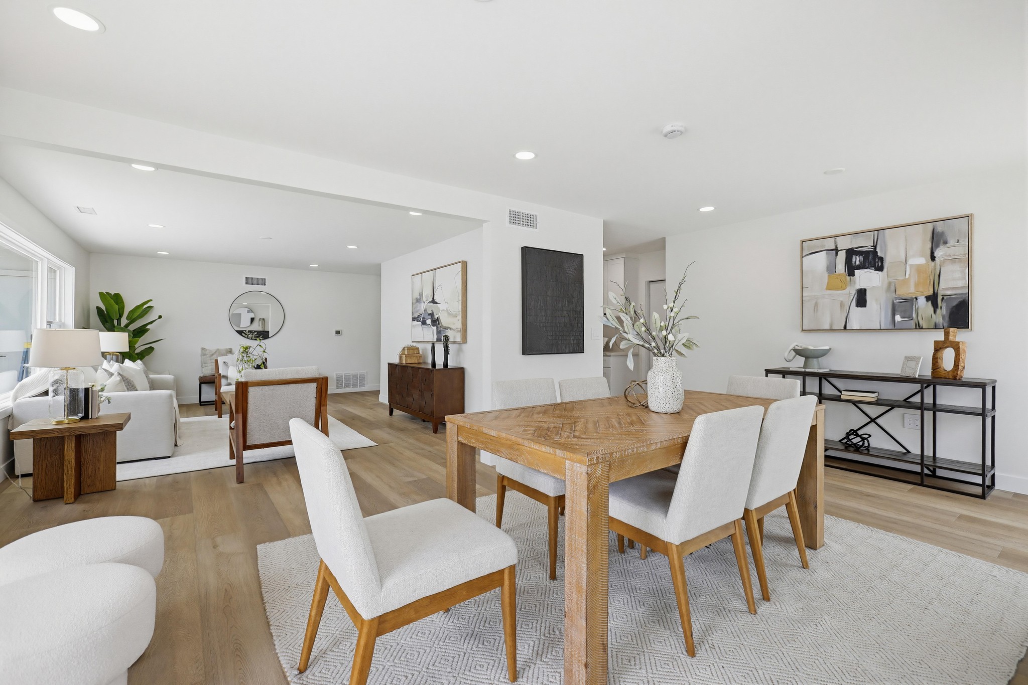 Virtual tour photo 31 of 69 for 2515 E Orange Grove Ave