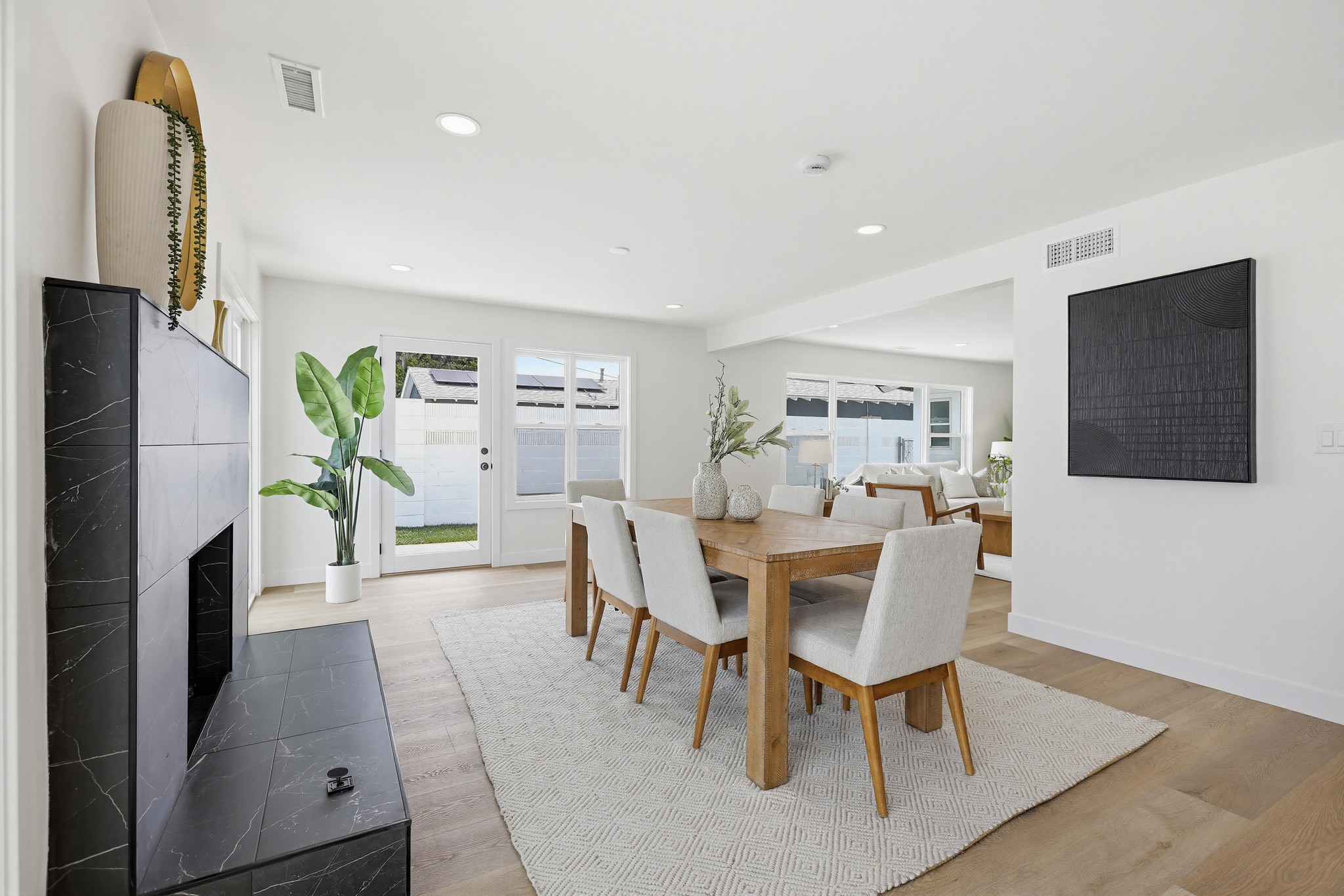 Virtual tour photo 32 of 69 for 2515 E Orange Grove Ave