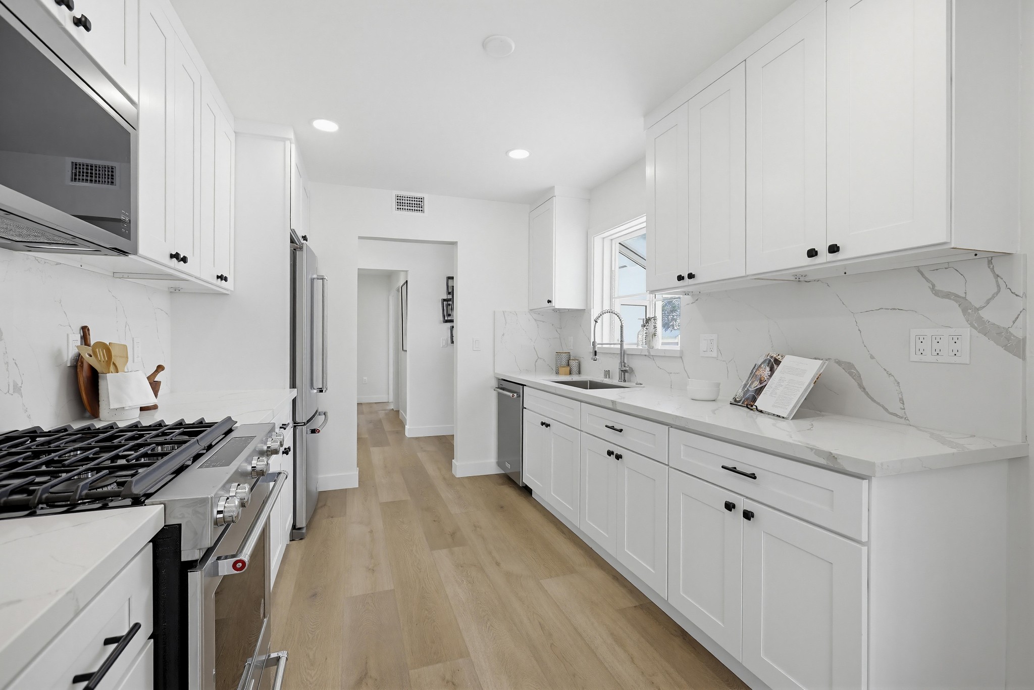 Virtual tour photo 39 of 69 for 2515 E Orange Grove Ave