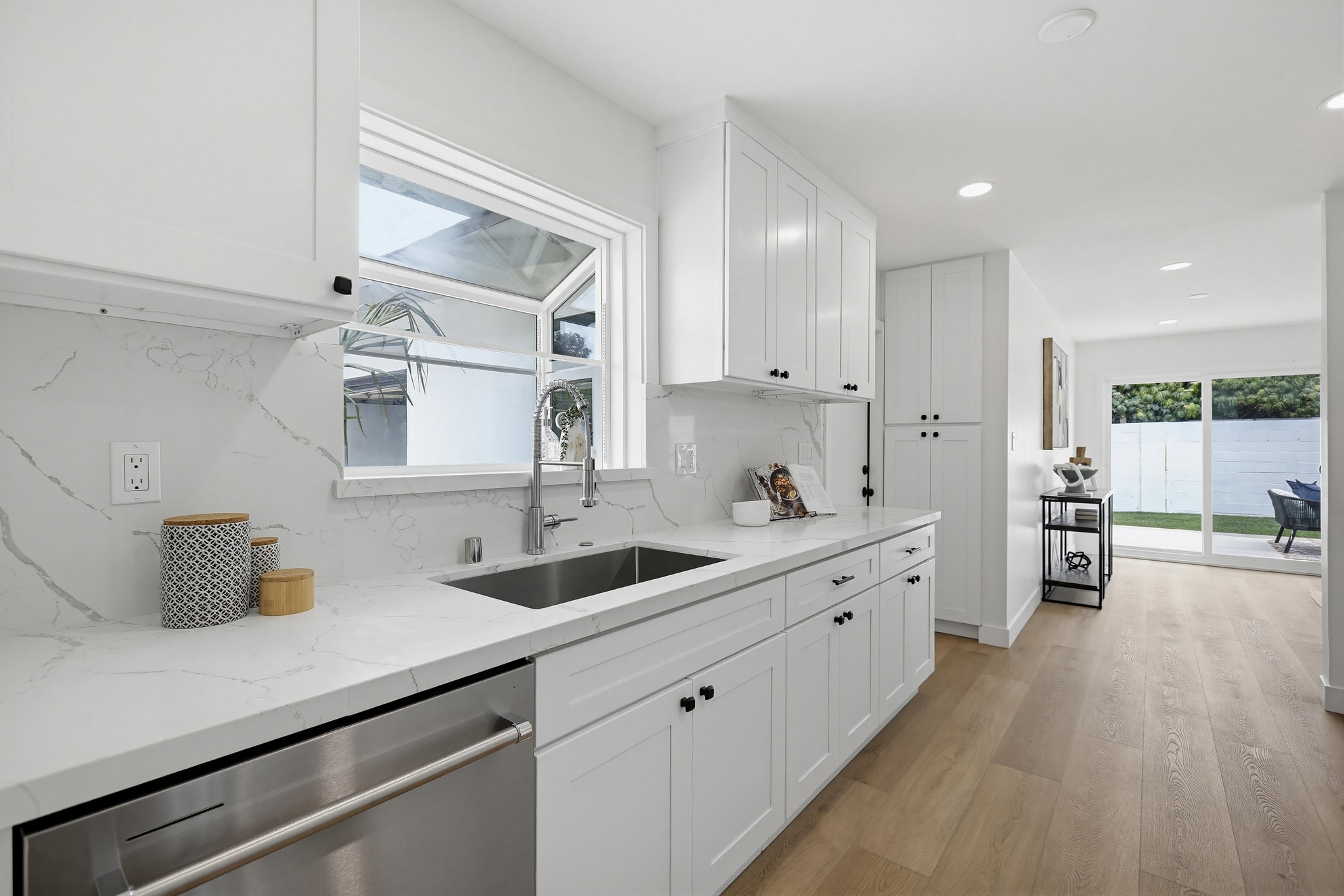 Virtual tour photo 42 of 69 for 2515 E Orange Grove Ave