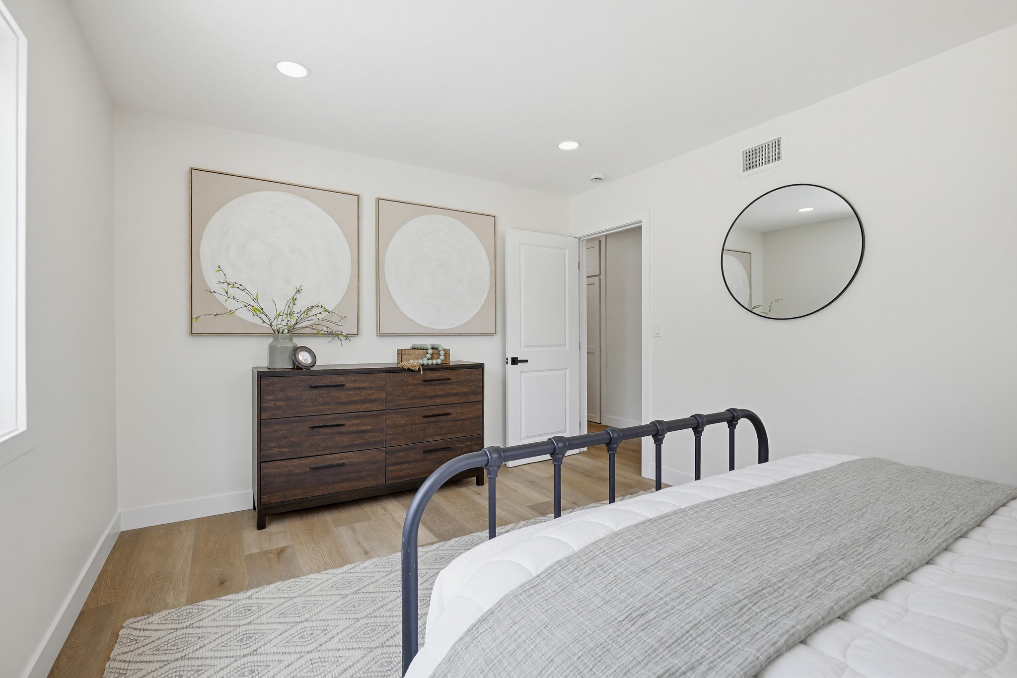 Virtual tour photo 52 of 69 for 2515 E Orange Grove Ave