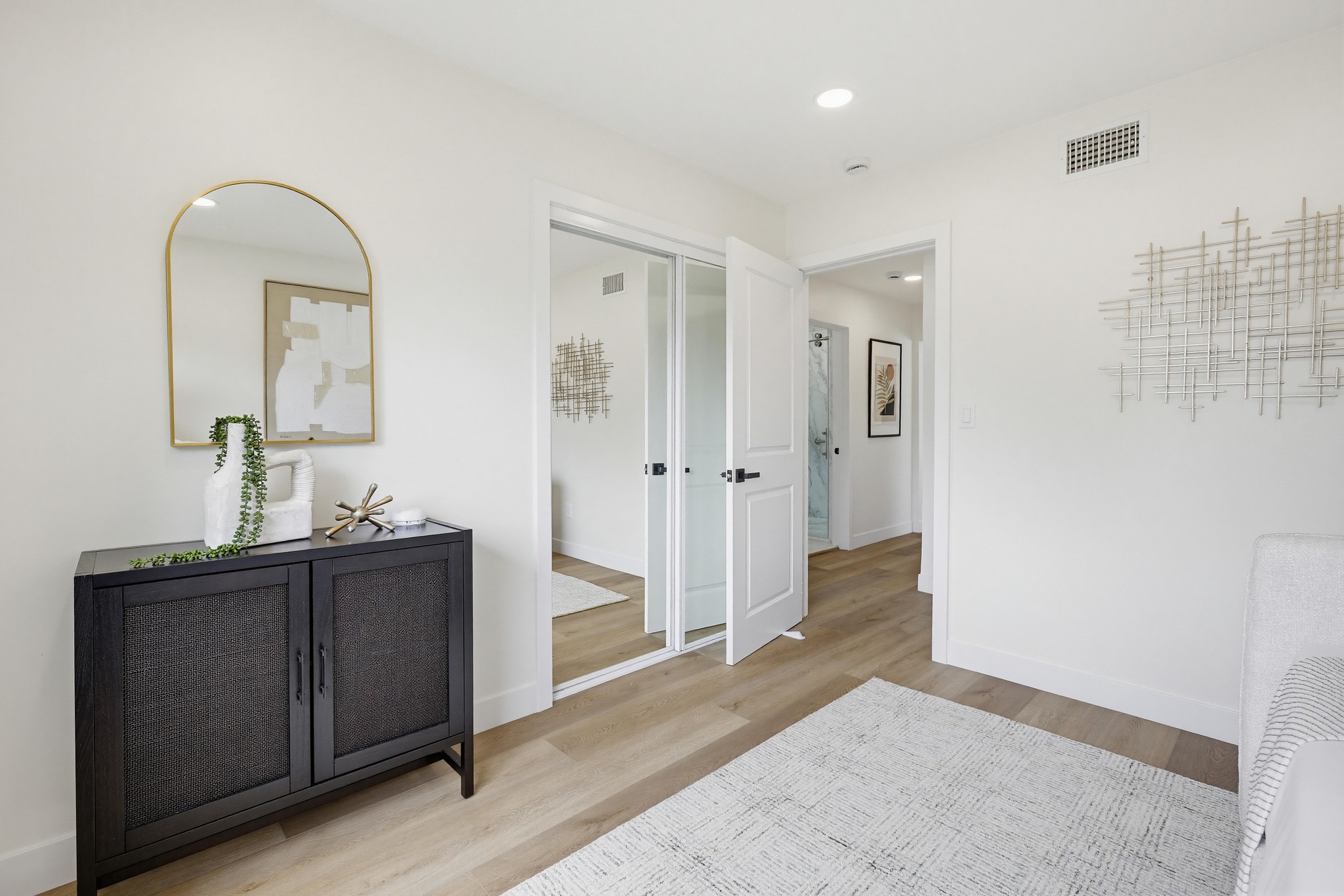 Virtual tour photo 55 of 69 for 2515 E Orange Grove Ave
