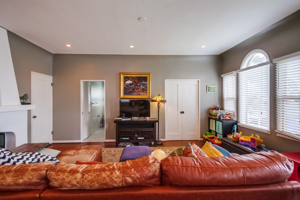 Virtual tour photo 6 of 33 for 2520 33rd St