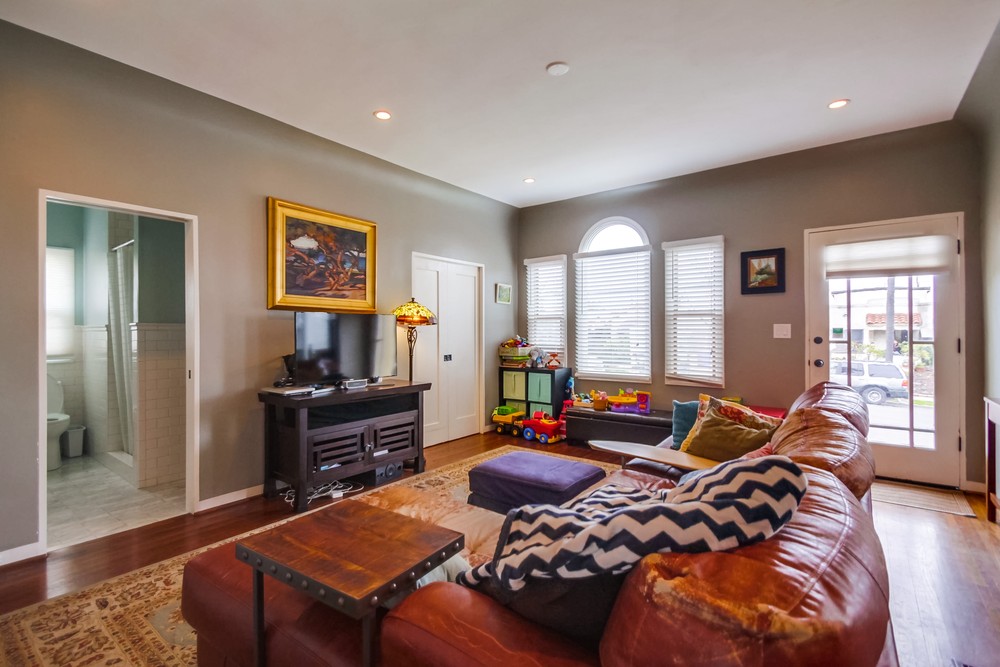 Virtual tour photo 7 of 33 for 2520 33rd St