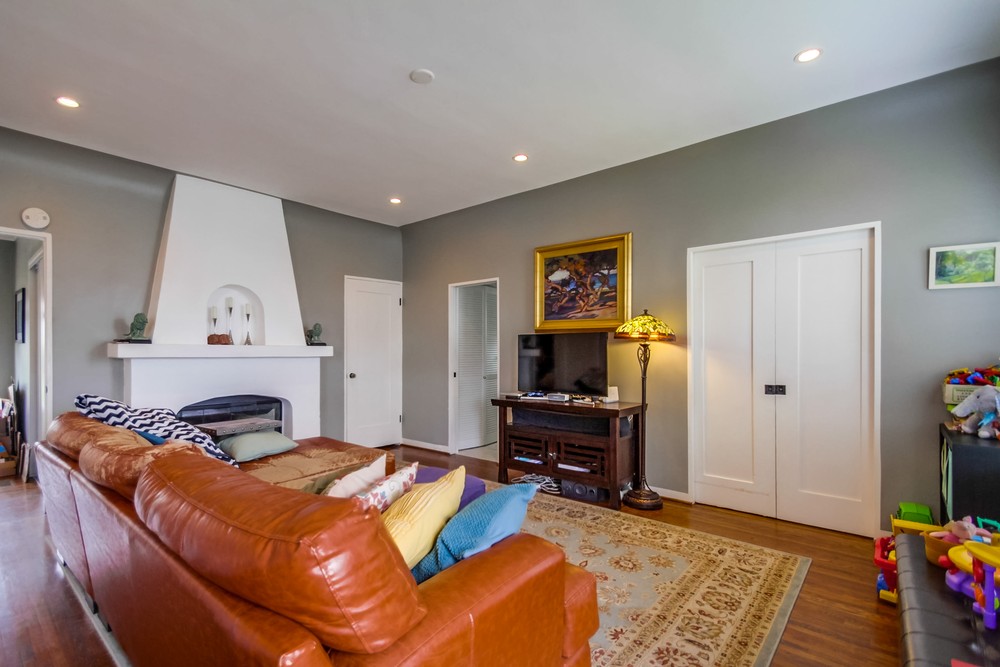 Virtual tour photo 8 of 33 for 2520 33rd St