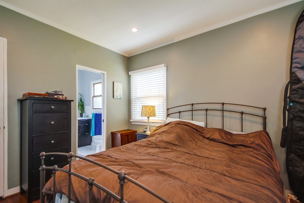Virtual tour photo 21 of 33 for 2520 33rd St