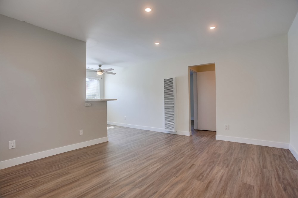 Virtual tour photo 7 of 25 for 2520 Chicago St #1