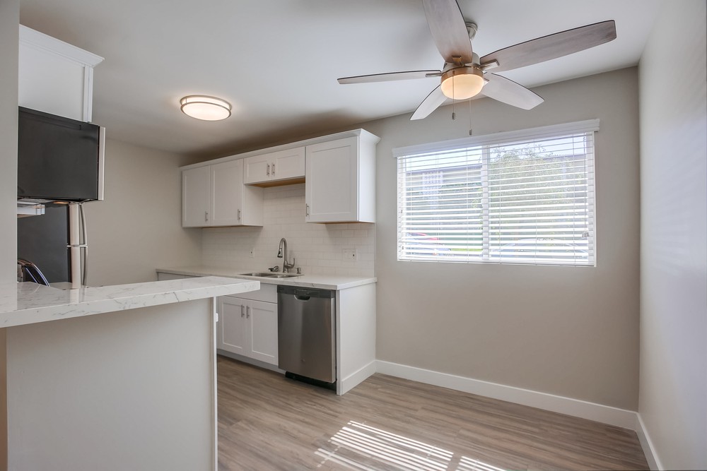 Virtual tour photo 12 of 25 for 2520 Chicago St #1