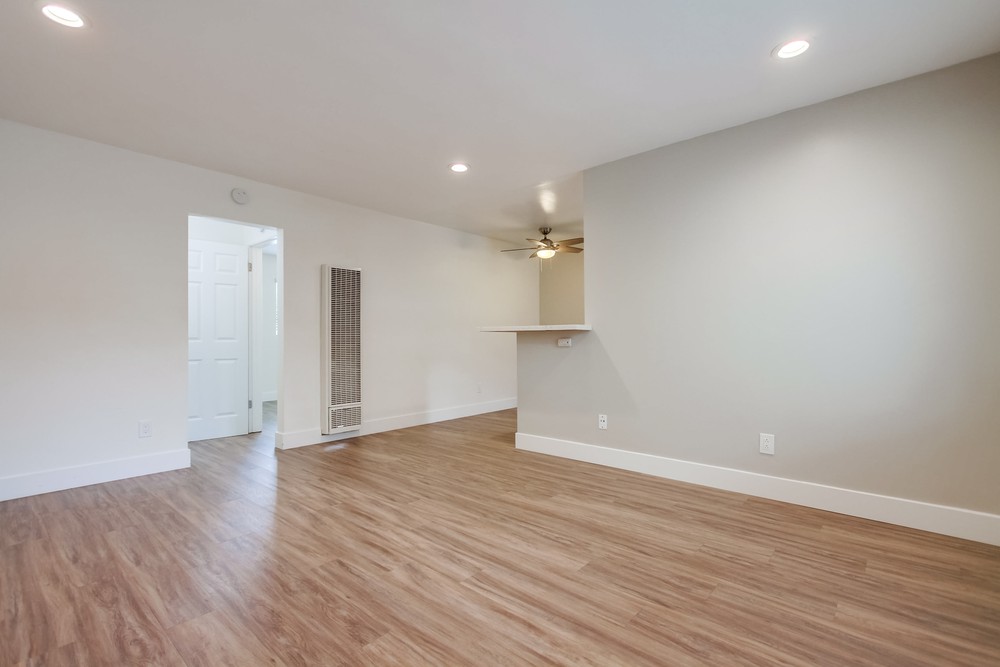 Virtual tour photo 4 of 44 for 2520 Chicago St #2